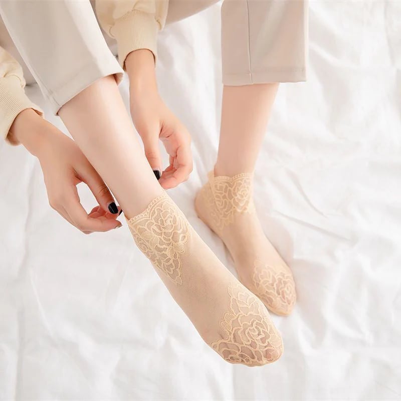 Sekssīgas mežģīņu zeķes sievietēm 🧦
