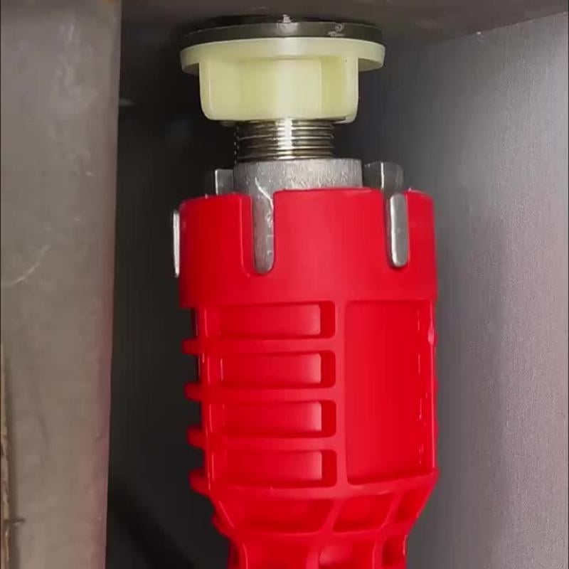 🔧 Daudzfunkcionāls – 8-in-1 santehnikas atslēga